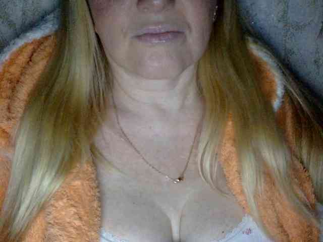 BlondyVio webcam