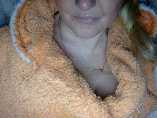BlondyVio webcam