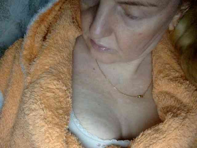 BlondyVio webcam