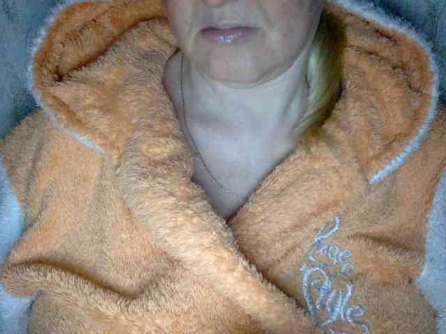 BlondyVio webcam