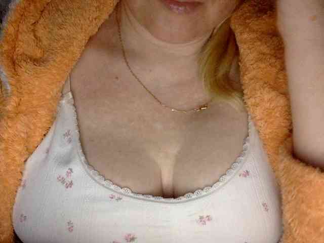 BlondyVio webcam