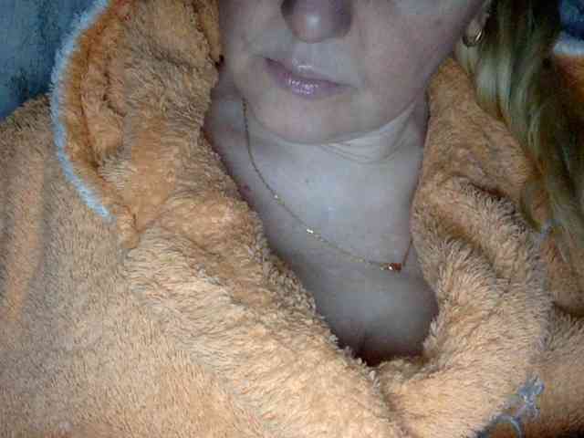 BlondyVio webcam