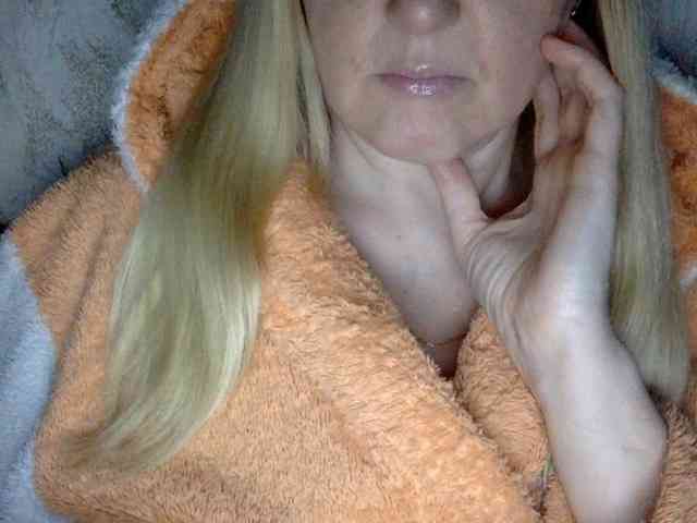 BlondyVio webcam