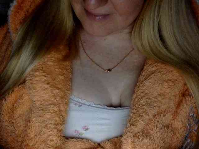 BlondyVio webcam