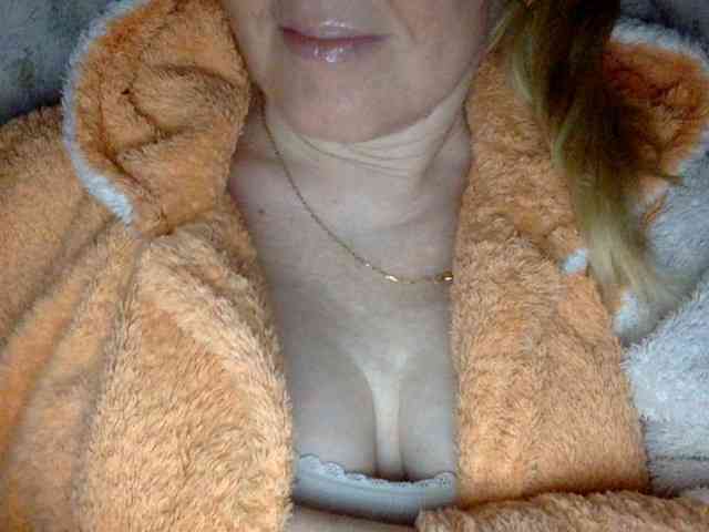 BlondyVio webcam