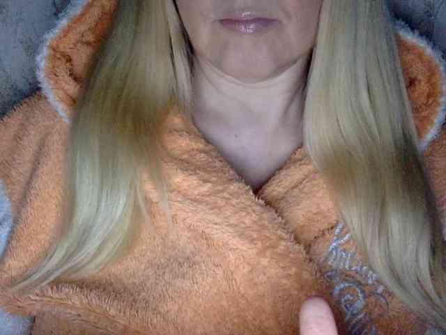 BlondyVio webcam