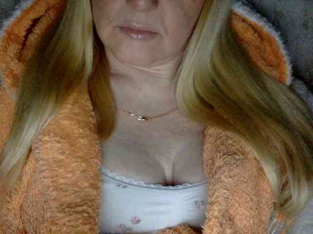 BlondyVio webcam