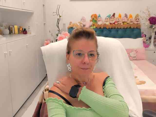 SalomeJade webcam