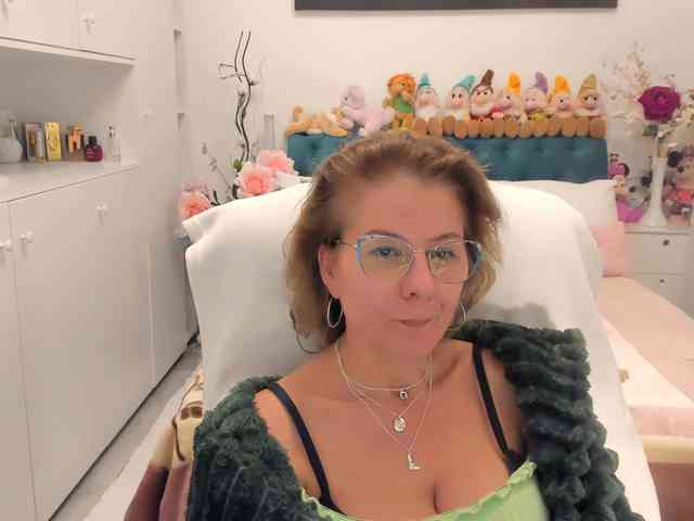 SalomeJade webcam