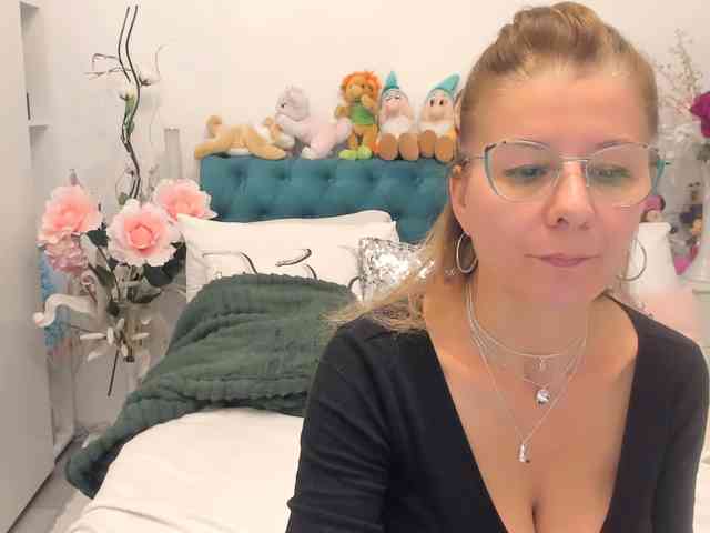 SalomeJade webcam