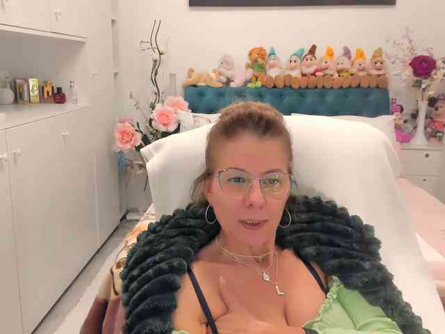 SalomeJade webcam