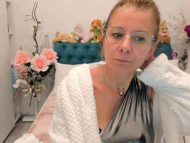 SalomeJade webcam