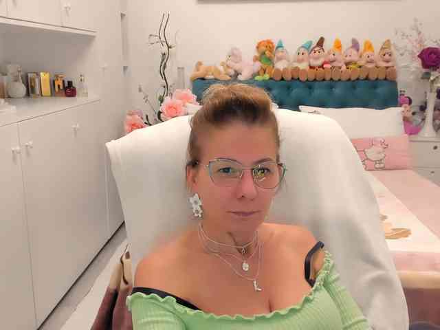 SalomeJade webcam