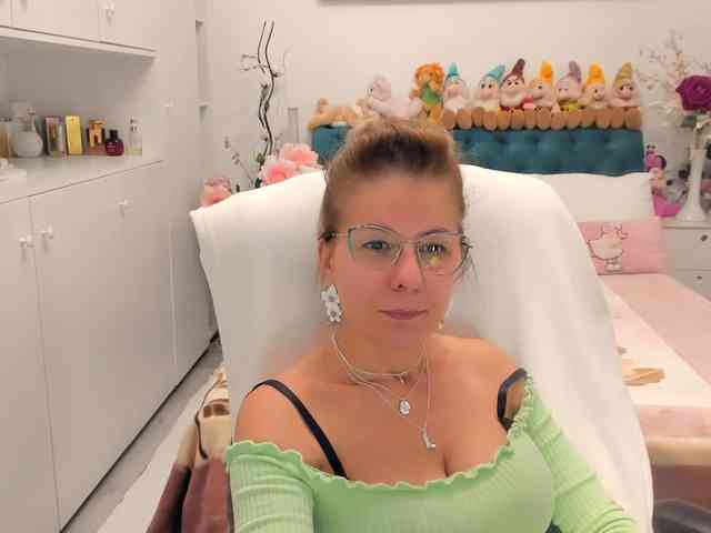 SalomeJade webcam