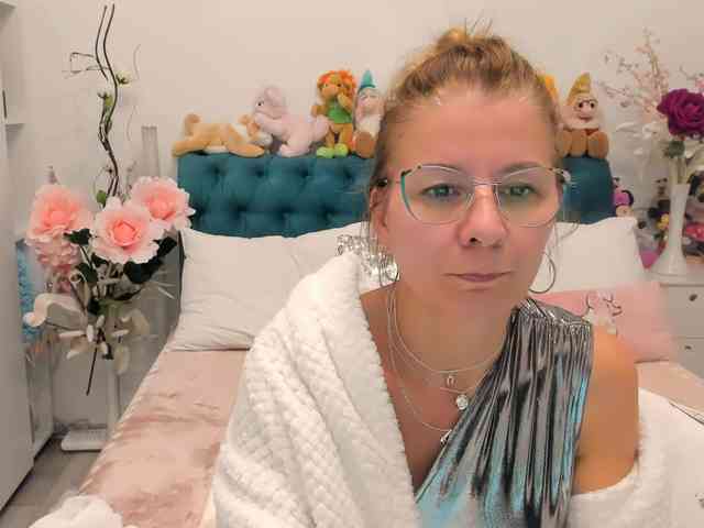 SalomeJade webcam
