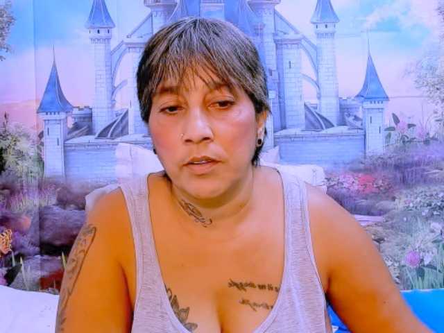 indianroxy webcam