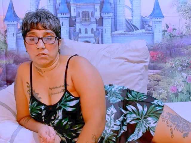 indianroxy webcam