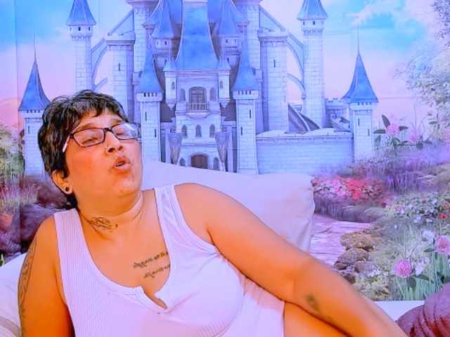 indianroxy webcam