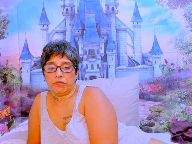 indianroxy webcam