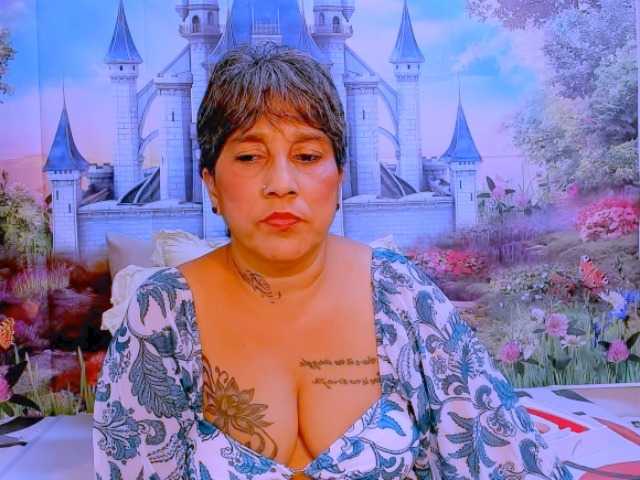 indianroxy webcam