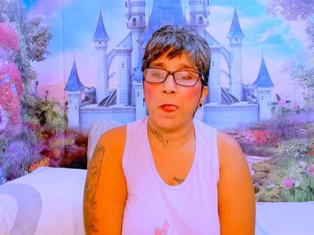 indianroxy webcam