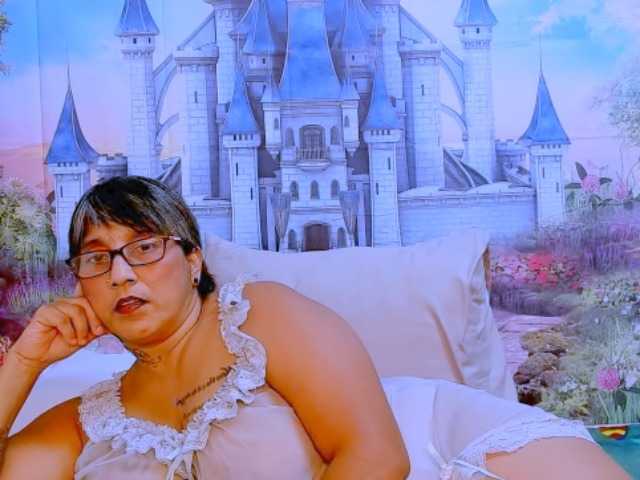 indianroxy webcam