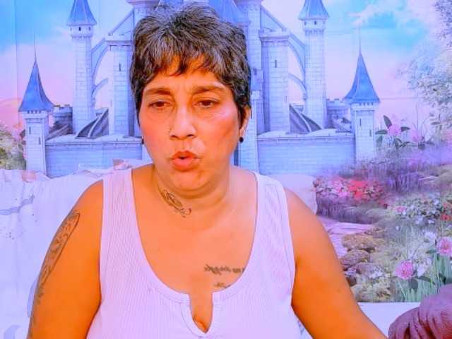 indianroxy webcam