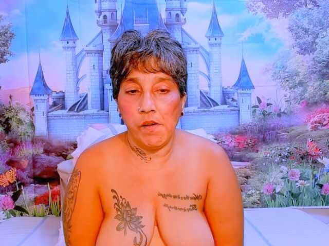 indianroxy webcam