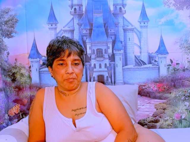indianroxy webcam