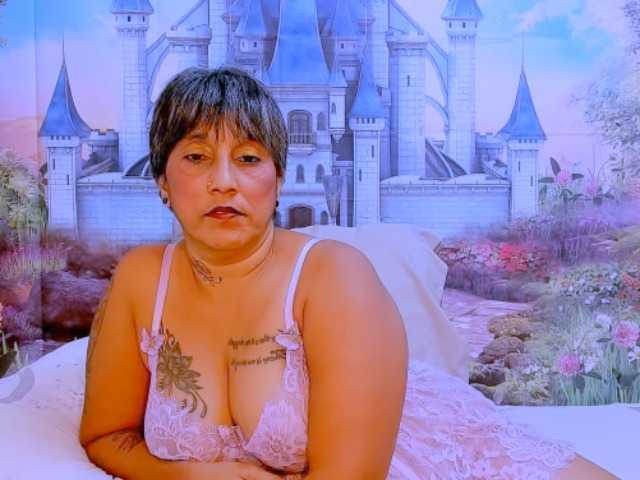 indianroxy webcam