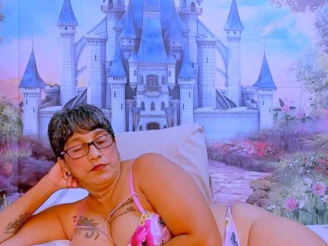indianroxy webcam