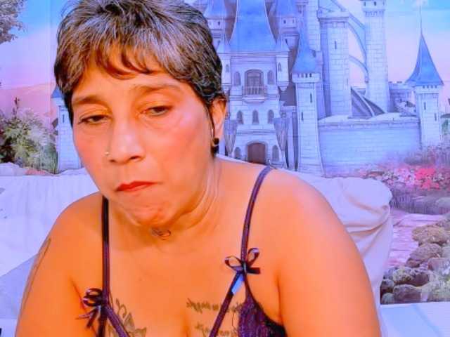indianroxy webcam