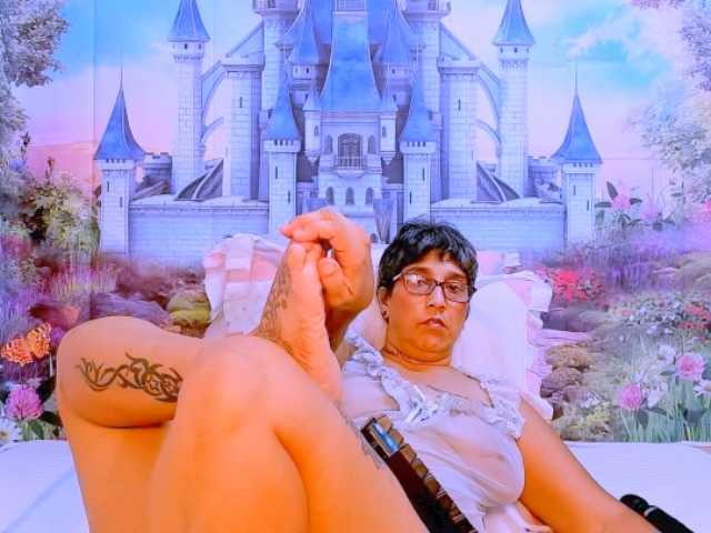 indianroxy webcam