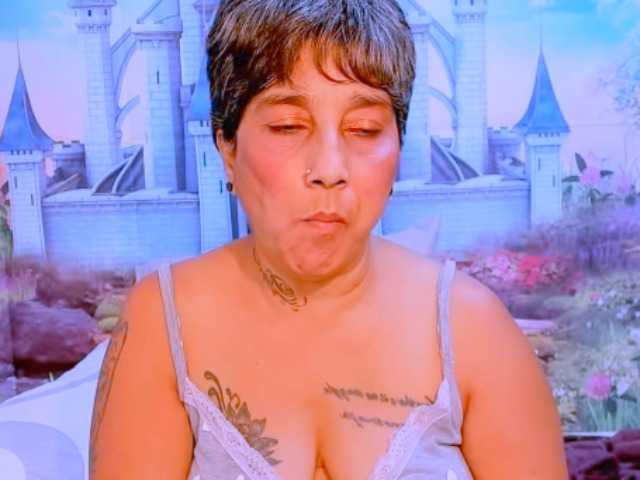 indianroxy webcam