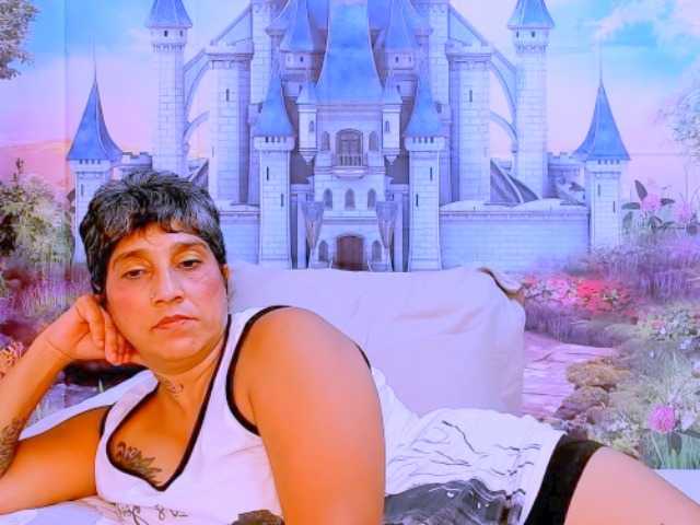 indianroxy webcam