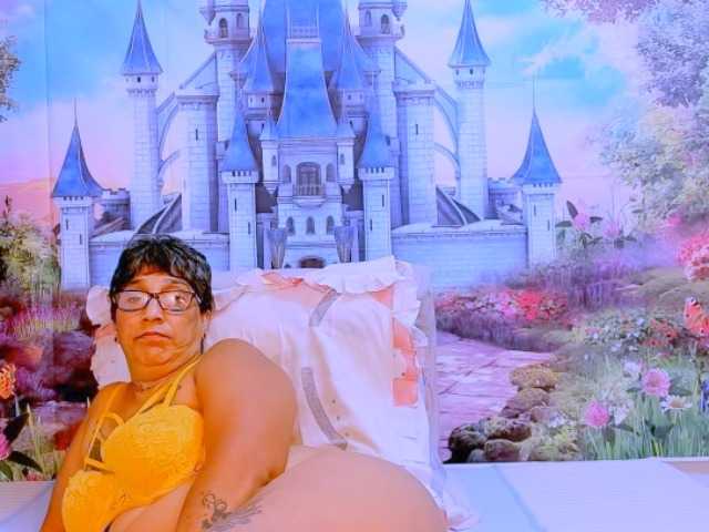 indianroxy webcam