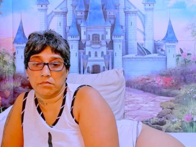 indianroxy webcam