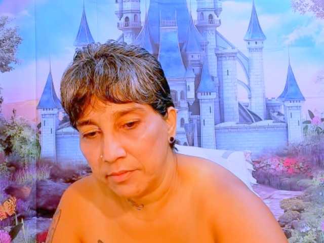 indianroxy webcam