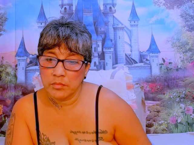 indianroxy webcam