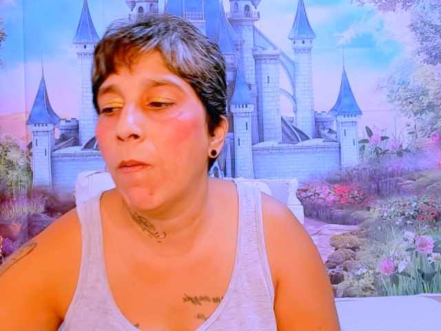 indianroxy webcam