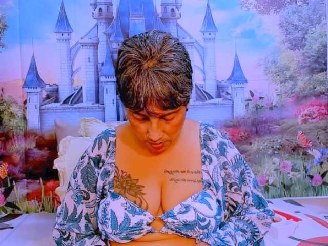 indianroxy webcam