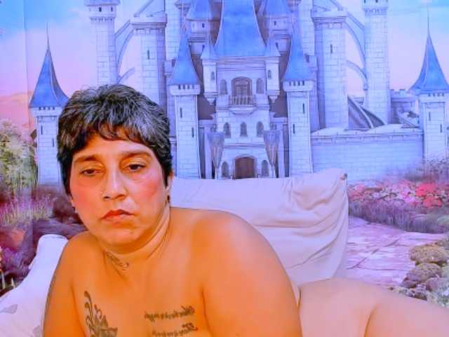 indianroxy webcam