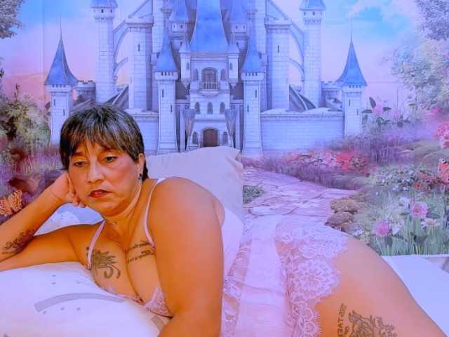 indianroxy webcam