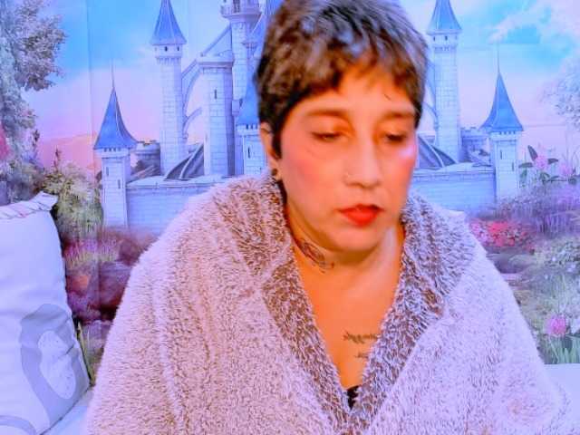 indianroxy webcam