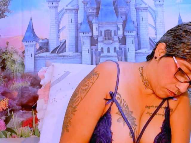 indianroxy webcam