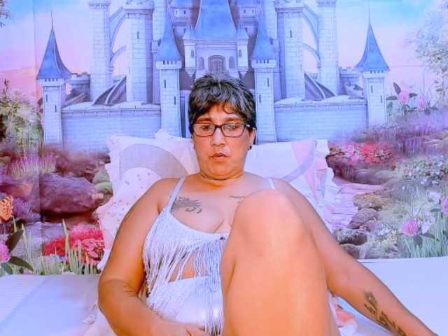 indianroxy webcam