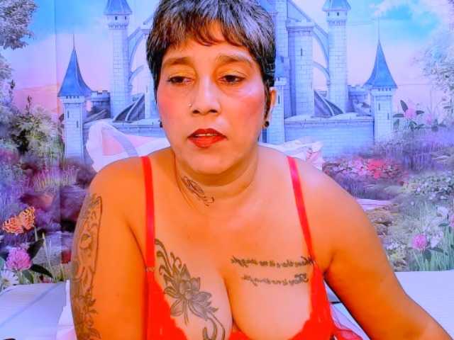 indianroxy webcam
