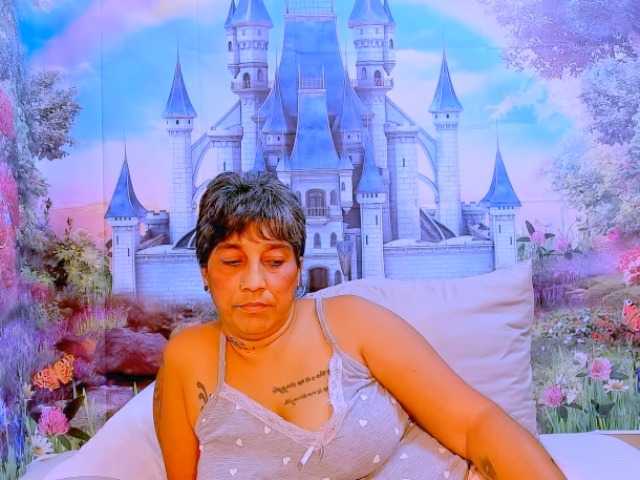 indianroxy webcam