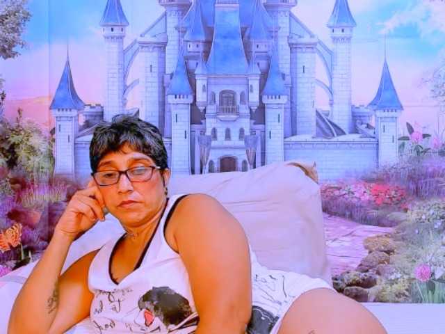 indianroxy webcam