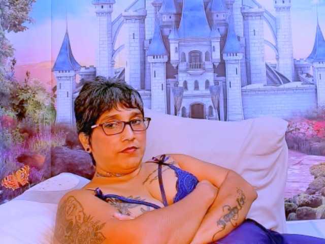 indianroxy webcam
